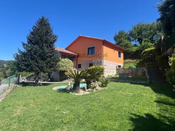 PRECIOSA CASA EN BEADE CON INCREÍBLES VISTAS NATURALES