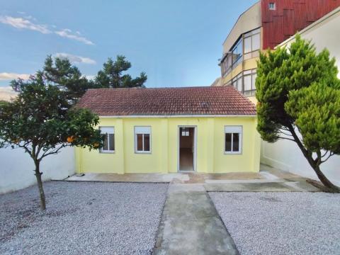 PRECIOSA CASA CON JARDÍN EN VIGO