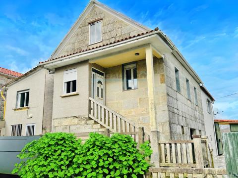 GRAN CASA CON VISTAS PANORÁMICAS A LA RÍA EN VILABOA
