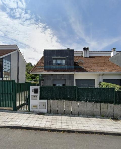 Casa de 274 m<sup style='color: #FFF;'>2</sup> en Vilagarcía de Arousa.