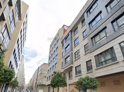 EXCLUSIVA VIVIENDA EN EL CENTRO DE VIGO: LUMINOSA Y CON GARAJE