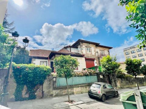EDIFICIO CON SOLAR URBANO EN TOMÁS ALONSO